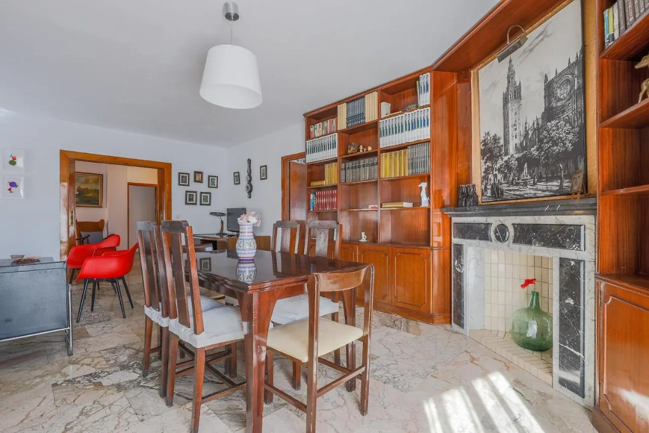 Puerta De Carmona Apartment Seville